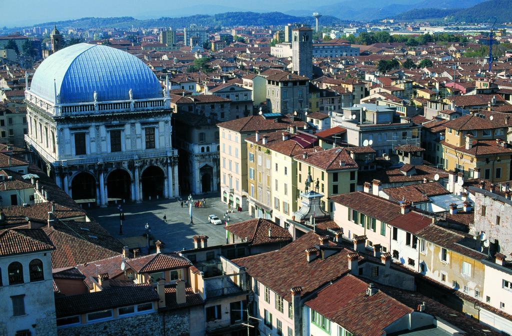 Hotel Ambasciatori Brescia Exterior photo